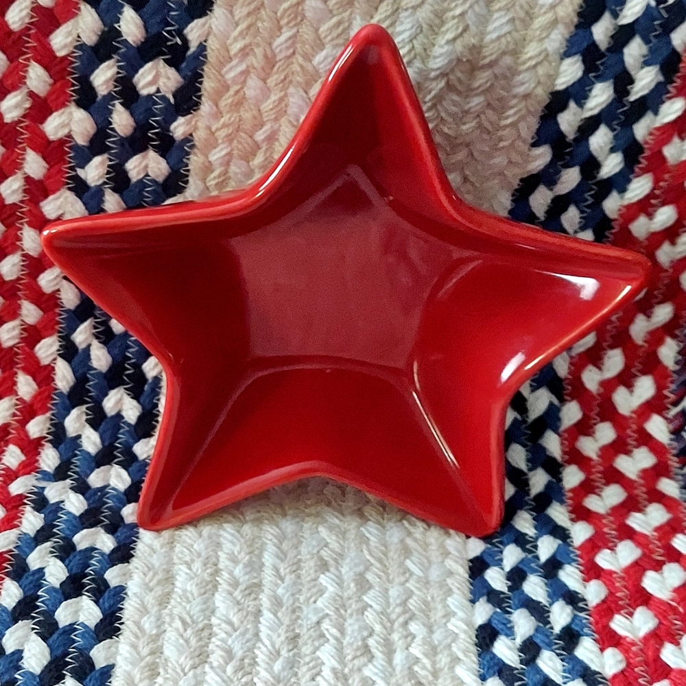 4th of July Set of 2 Hausenware Star Shaped Dishes - Picture 7 of 10
